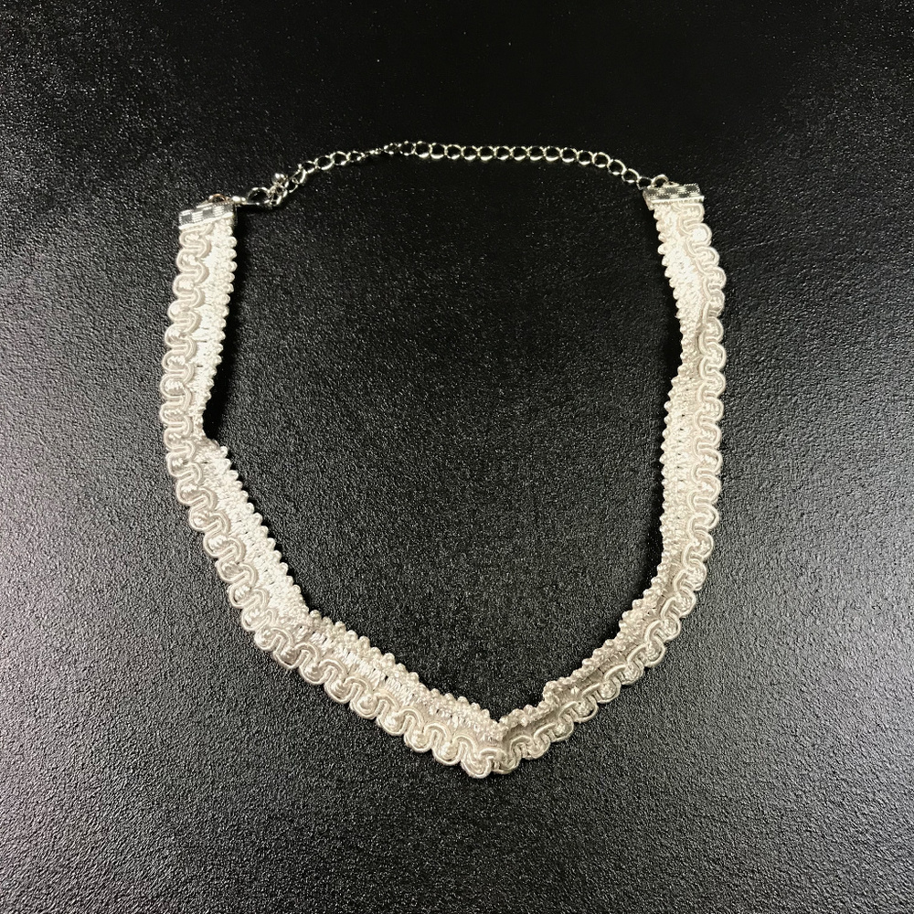 Embroidered Pattern Adjustable Choker Necklace